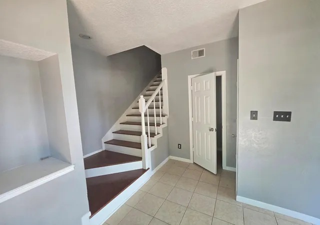 Photo 3 of Single family home for sale at 91 Park Cir, Montgomery, TX 77356 | MLS# 71789546 | Listing updated on 2026-09-07