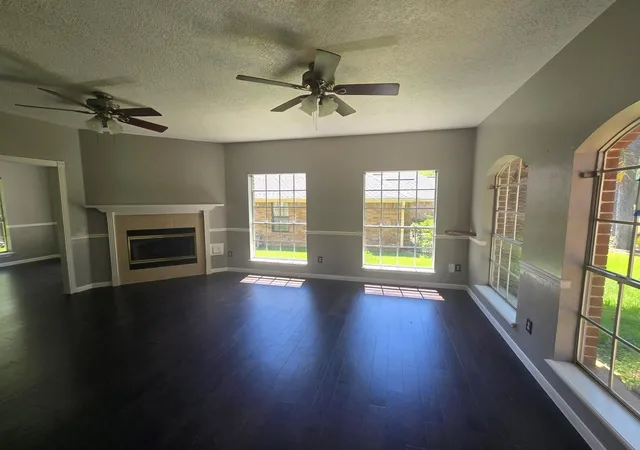 Photo 3 of Single family home for sale at 91 Park Cir, Montgomery, TX 77356 | MLS# 71789546 | Listing updated on 2026-09-07