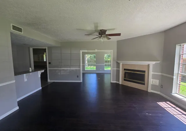 Photo 4 of Single family home for sale at 91 Park Cir, Montgomery, TX 77356 | MLS# 71789546 | Listing updated on 2026-09-07