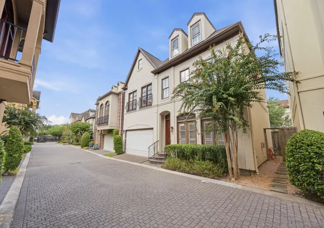 Photo 3 of Single family home for sale at 9249 Buffalo Speedway, Houston, TX 77025 | MLS# 41155588 | Listing updated on 2026-09-25