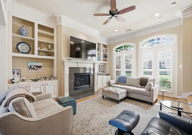 Photo 4 of Single family home for sale at 9249 Buffalo Speedway, Houston, TX 77025 | MLS# 41155588 | Listing updated on 2026-09-25