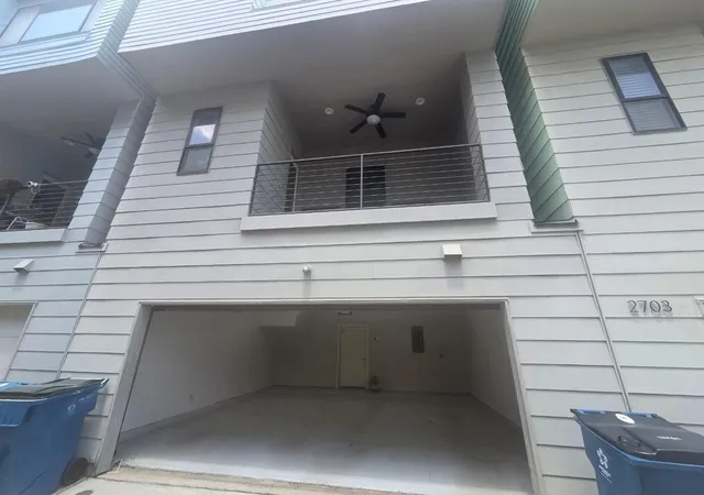 Photo 3 of Sale Pending at 2705 St Emanuel St, Houston, TX 77004 | MLS# 4794696 | Listing updated on 2026-10-04