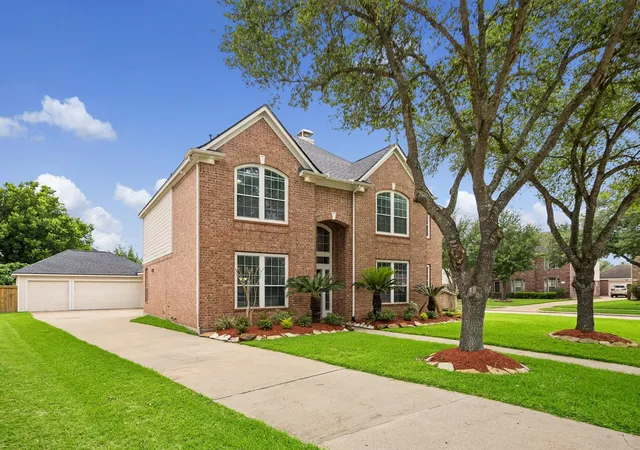 Photo 1 of Single family home for sale at 5002 Hearth Holw Ln, Sugar Land, TX 77479 | MLS# 57758580 | Listing updated on 2026-10-06