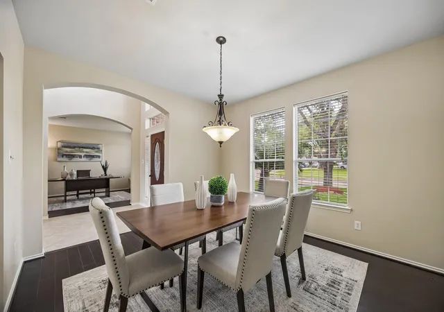 Photo 4 of Single family home for sale at 5002 Hearth Holw Ln, Sugar Land, TX 77479 | MLS# 57758580 | Listing updated on 2026-10-06