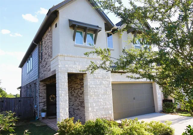 Photo 3 of Single family home for sale at 352 Mallorn Ln, Montgomery, TX 77316 | MLS# 92108826 | Listing updated on 2026-09-11