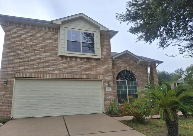 Photo 2 of Single family home for sale at 16302 Goanna Ct, Sugar Land, TX 77498 | MLS# 60738103 | Listing updated on 2026-10-04