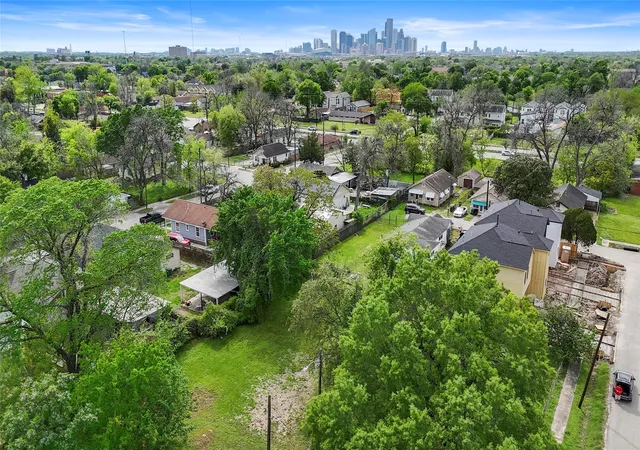 Photo 3 of Land for sale at 0 1/2 Sam Wilson St, Houston, TX 77020 | MLS# 49764197 | Listing updated on 2026-09-22