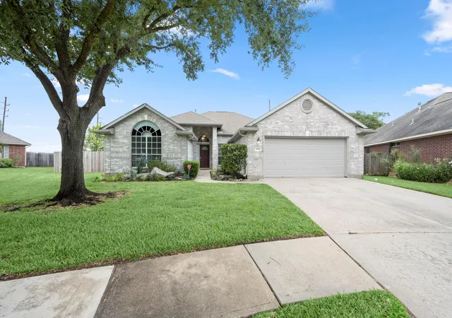 Photo 1 of Single family home for sale at 11742 Pinos Altos Dr, Tomball, TX 77377 | MLS# 40238401 | Listing updated on 2026-10-02