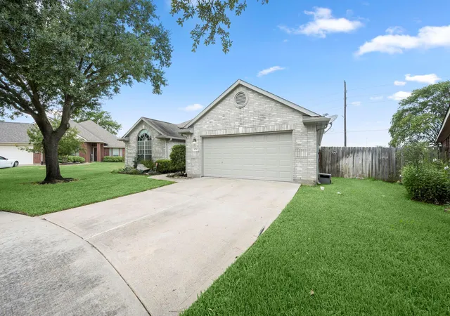Photo 3 of Single family home for sale at 11742 Pinos Altos Dr, Tomball, TX 77377 | MLS# 40238401 | Listing updated on 2026-10-02