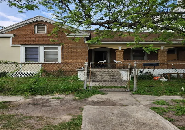 Photo 1 of Sale Pending at 1717 Maury St, Houston, TX 77026 | MLS# 95066208 | Listing updated on 2026-10-07