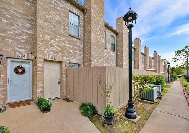 Photo 3 of Condo for sale at 3042 Holly Hall St #3042, Houston, TX 77054 | MLS# 61455052 | Listing updated on 2026-09-05