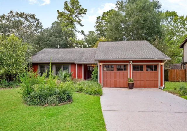 Photo 1 of Single family home for sale at 2119 Tree Ln, Kingwood, TX 77339 | MLS# 17763091 | Listing updated on 2026-09-08