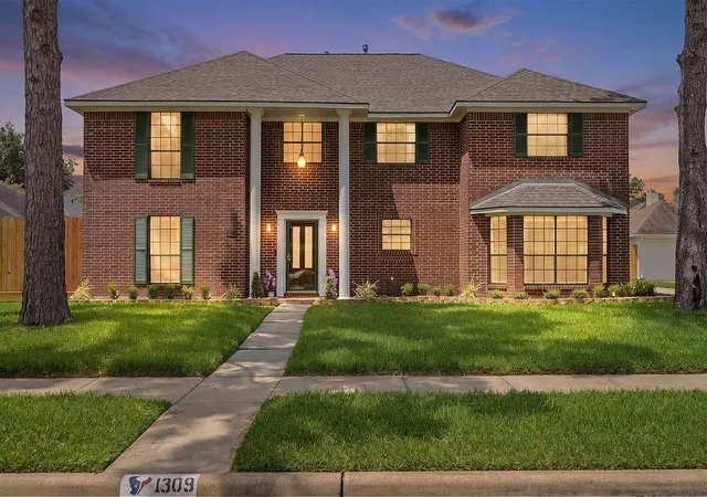 Photo 1 of Single family home for sale at 1309 Rachel Ct, Pearland, TX 77581 | MLS# 6074933 | Listing updated on 2026-10-07