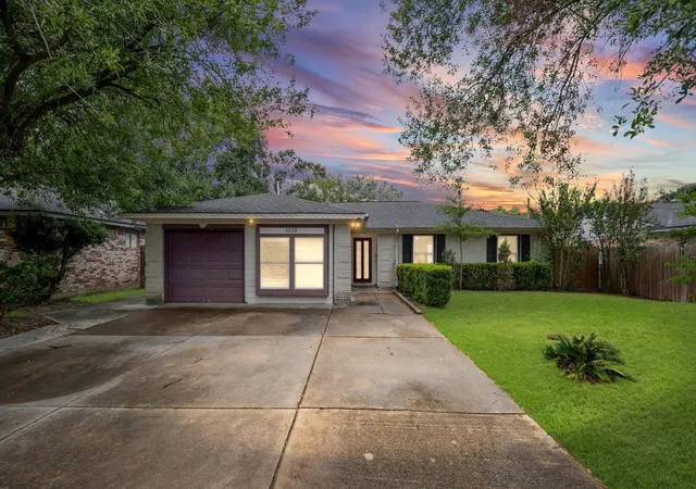 Photo 1 of Single family home for sale at 1322 Saddle Rock Dr, Houston, TX 77088 | MLS# 28950191 | Listing updated on 2026-09-16