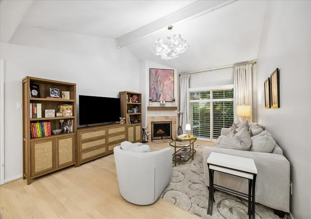 Photo 4 of Condo for sale at 11711 Memorial Dr #258, Houston, TX 77024 | MLS# 67224067 | Listing updated on 2026-10-02