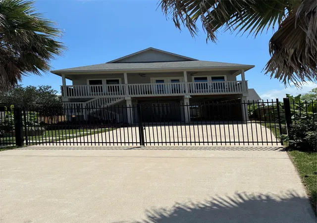 Photo 1 of Single family home for sale at 246 Debbie Ln, Dickinson, TX 77539 | MLS# 33080503 | Listing updated on 2026-09-20