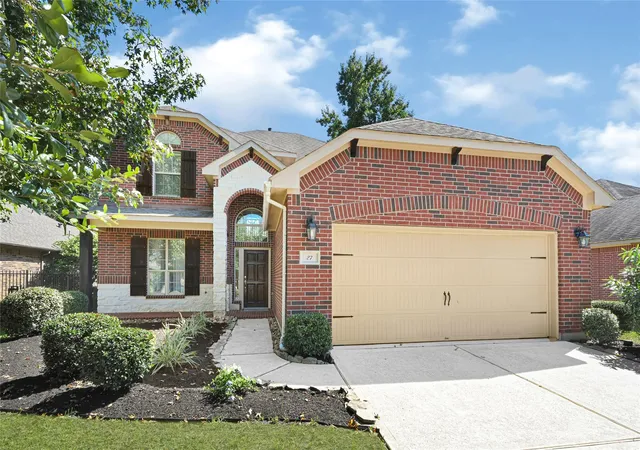 Single family home for sale at 27 Hearthwick Rd, Tomball, TX 77375 | MLS# 3978400