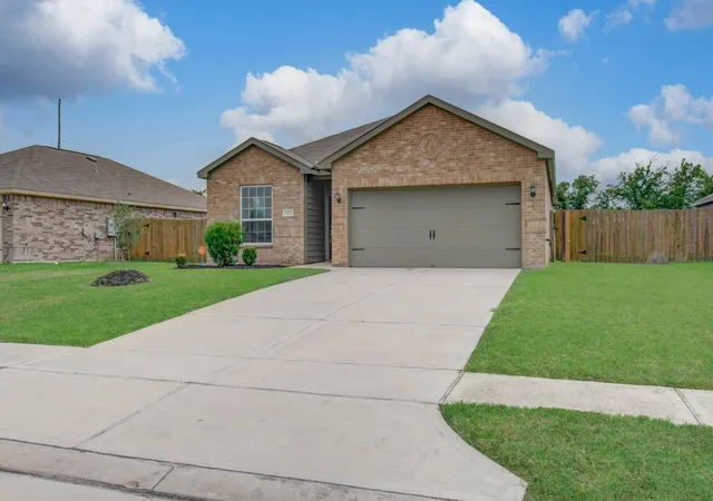 Photo 2 of Single family home for sale at 1222 Paradise Found Dr, Rosharon, TX 77583 | MLS# 7957704 | Listing updated on 2026-09-04