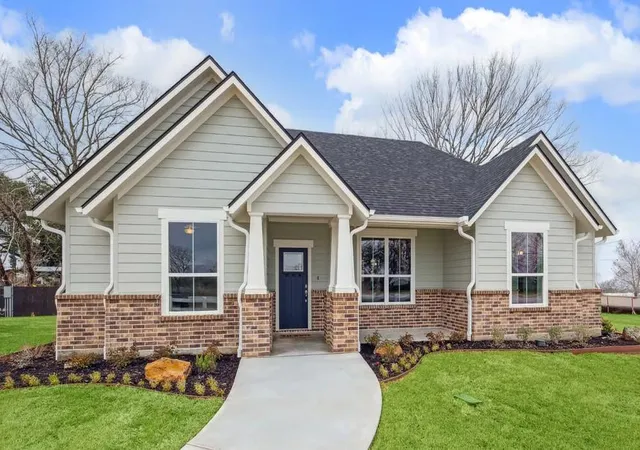 Photo 1 of Single family home for sale at 1016 Cottonwood Bnd Ln, Waller, TX 77484 | MLS# 56276600 | Listing updated on 2026-09-03