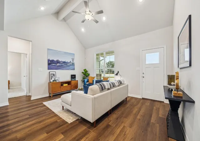 Photo 3 of Single family home for sale at 1016 Cottonwood Bnd Ln, Waller, TX 77484 | MLS# 56276600 | Listing updated on 2026-09-03