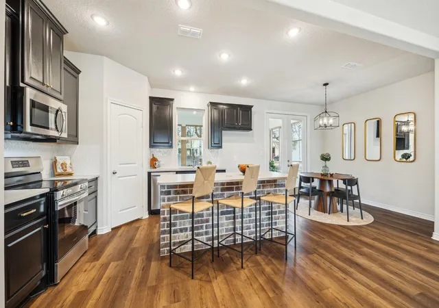 Photo 4 of Single family home for sale at 1016 Cottonwood Bnd Ln, Waller, TX 77484 | MLS# 56276600 | Listing updated on 2026-09-03