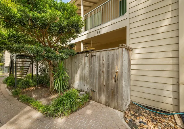Photo 2 of Condo for sale at 1100 Augusta Dr #83, Houston, TX 77057 | MLS# 75665275 | Listing updated on 2026-09-14