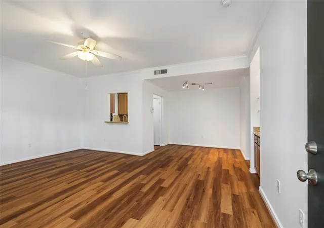 Photo 3 of Condo for sale at 1100 Augusta Dr #83, Houston, TX 77057 | MLS# 75665275 | Listing updated on 2026-09-14