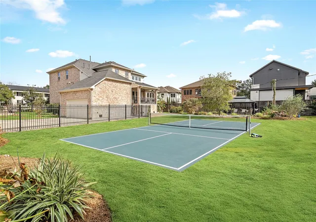 Photo 2 of Mansion for sale at 5319 Braesheather Dr, Houston, TX 77096 | MLS# 76894969 | Listing updated on 2026-09-20