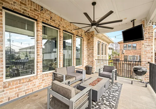 Photo 4 of Single family home for sale at 5319 Braesheather Dr, Houston, TX 77096 | MLS# 76894969 | Listing updated on 2026-09-20
