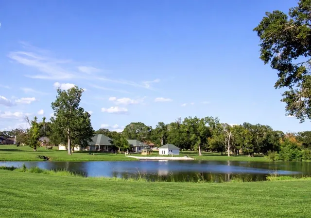 Photo 3 of Single family home for sale at 305 Brassie Dr, Hempstead, TX 77445 | MLS# 18389132 | Listing updated on 2026-09-09
