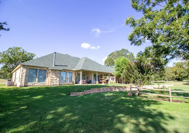 Photo 3 of Single family home for sale at 305 Brassie Dr, Hempstead, TX 77445 | MLS# 18389132 | Listing updated on 2026-09-09