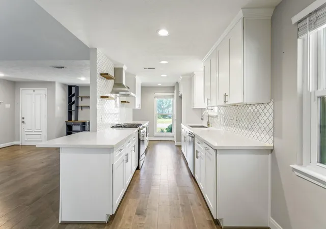 Photo 3 of Single family home for sale at 2515 Blue Willow Dr, Houston, TX 77042 | MLS# 39897222 | Listing updated on 2026-09-11