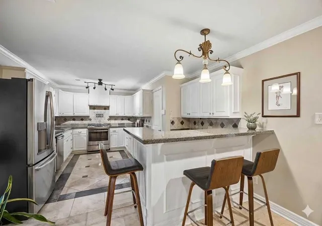 Photo 4 of Single family home for sale at 6023 Beaudry Dr, Houston, TX 77035 | MLS# 55386900 | Listing updated on 2026-09-24