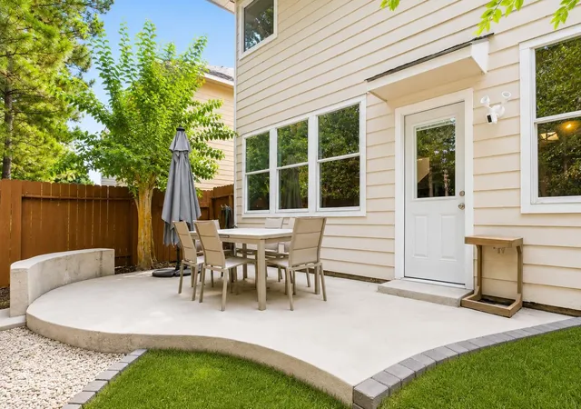 Photo 48 of Sale Pending at 55 Ledgestone Pl, Spring, TX 77382 | MLS# 25354522 | Listing updated on 2026-09-13