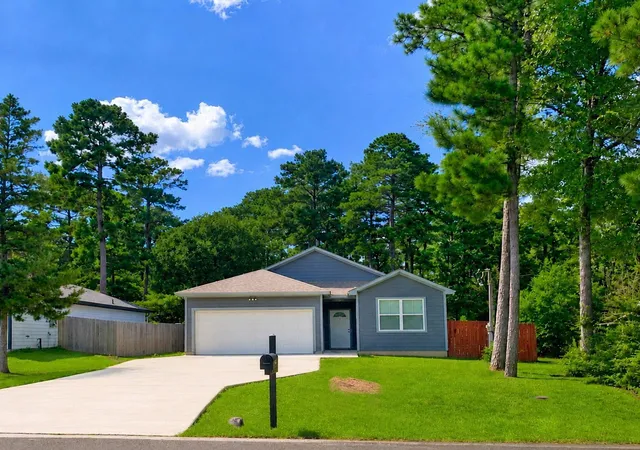 Single family home for sale at 11172 Smithway Dr, Plantersville, TX 77363 | MLS# 51057032