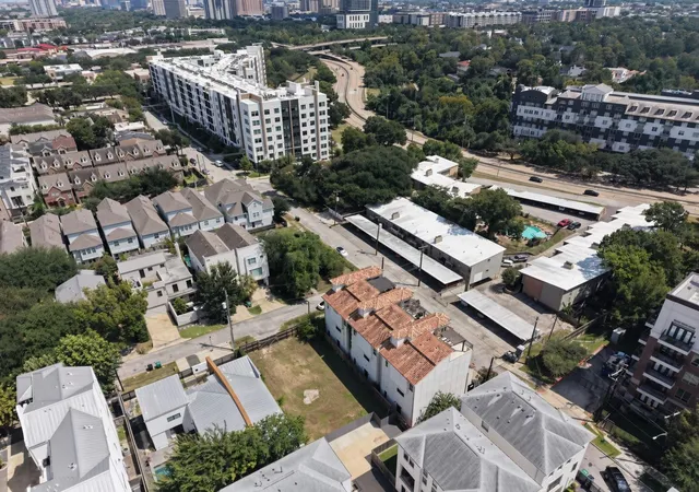 Photo 4 of Land for sale at 105 Arnold St, Houston, TX 77007 | MLS# 75261560 | Listing updated on 2026-08-31