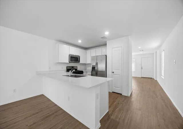 Photo 3 of Single family home for sale at 328 Riverwood Village Ln, Sealy, TX 77474 | MLS# 41156565 | Listing updated on 2026-09-12