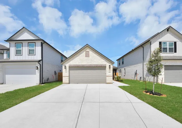 Photo 1 of Single family home for sale at 18534 Athena Flower Dr, Fresno, TX 77545 | MLS# 14547545 | Listing updated on 2026-09-11