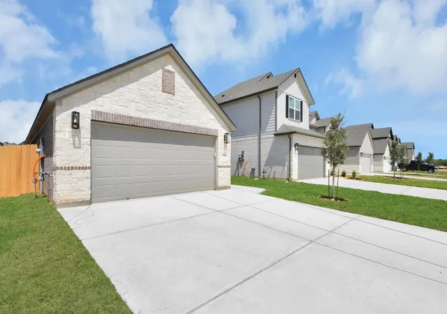 Photo 3 of Single family home for sale at 18534 Athena Flower Dr, Fresno, TX 77545 | MLS# 14547545 | Listing updated on 2026-09-11