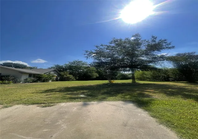 Photo 1 of Land for sale at 8915 Mcavoy Dr, Houston, TX 77074 | MLS# 50552949 | Listing updated on 2026-09-10