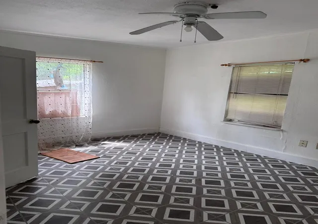 Photo 3 of Sale Pending at 6823 Isla Rd, Pearland, TX 77581 | MLS# 91298118 | Listing updated on 2026-09-12