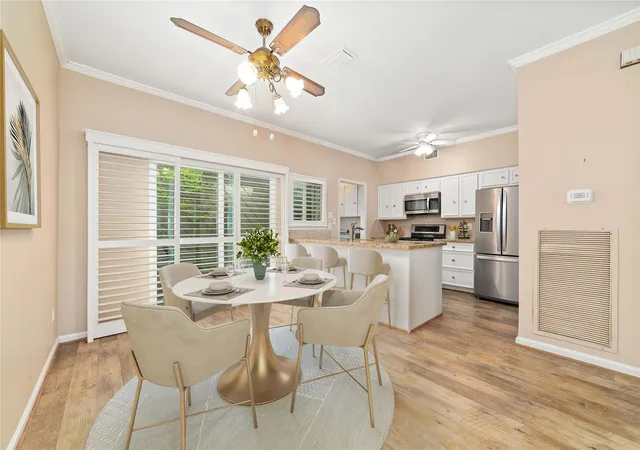 Photo 2 of Townhouse for sale at 12625 Memorial Dr #50, Houston, TX 77024 | MLS# 18566383 | Listing updated on 2026-09-19