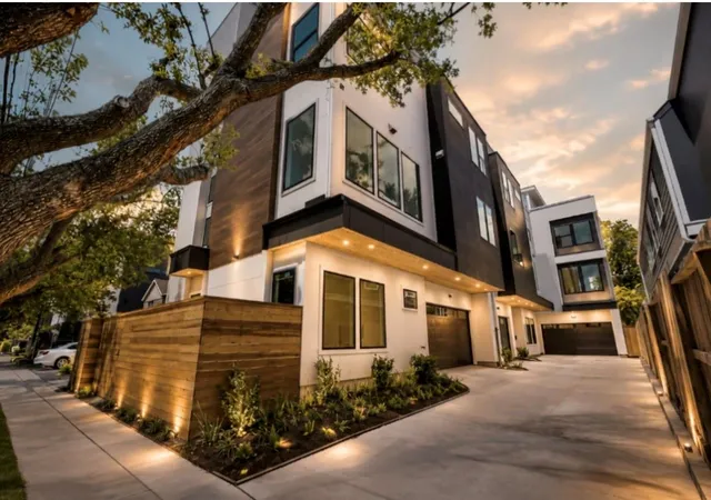 Photo 4 of Single family home for sale at 1110 Peden St #B, Houston, TX 77006 | MLS# 16379456 | Listing updated on 2026-09-09