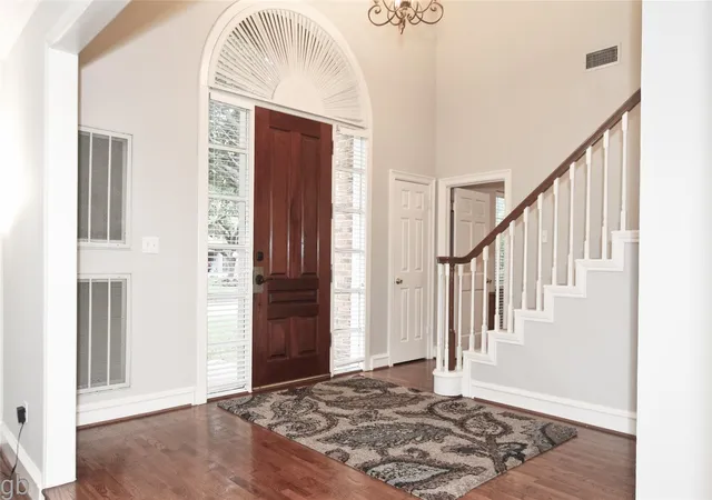 Photo 4 of Single family home for sale at 2918 Deer Crk Dr, Sugar Land, TX 77478 | MLS# 68911582 | Listing updated on 2026-10-03