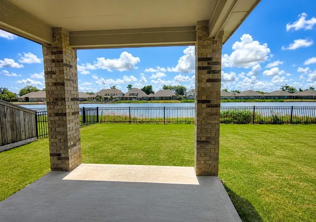 Photo 2 of Single family home for sale at 122 Water Grass Trl, Clute, TX 77531 | MLS# 30685196 | Listing updated on 2026-10-04