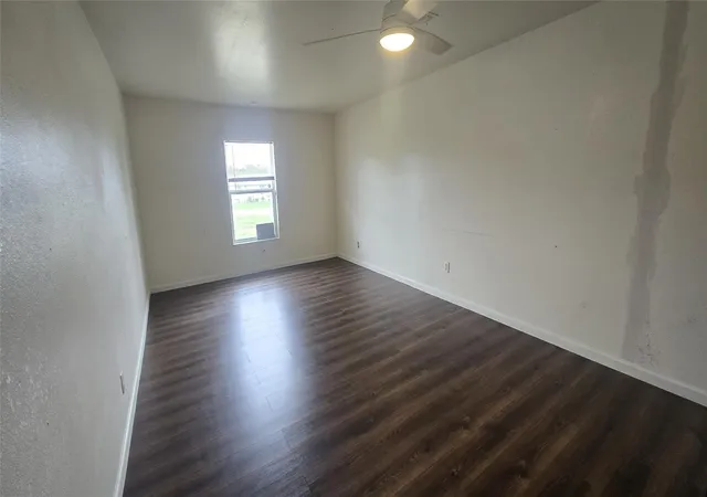Photo 4 of Single family home for sale at 635 19th Street, Hempstead, TX 77445 | MLS# 47240184 | Listing updated on 2026-09-19