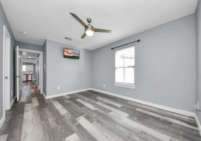 Photo 3 of Single family home for sale at 618 Maple Way #A/B, Houston, TX 77015 | MLS# 23090609 | Listing updated on 2026-10-03