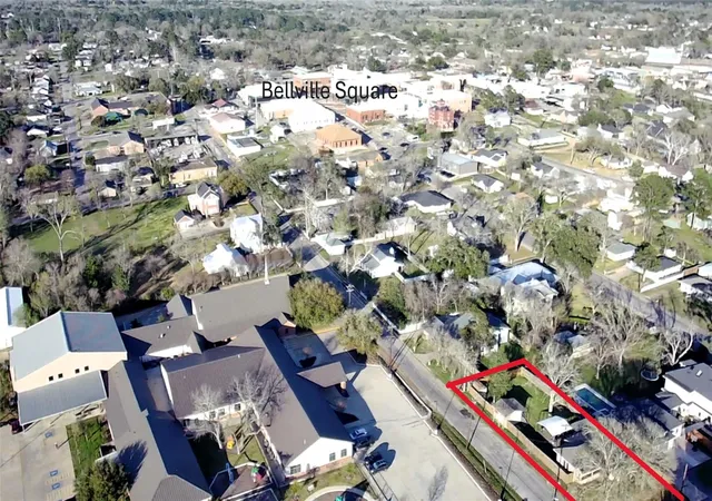 Photo 3 of Single family home for sale at 26 W Austin St, Bellville, TX 77418 | MLS# 56334830 | Listing updated on 2026-09-23