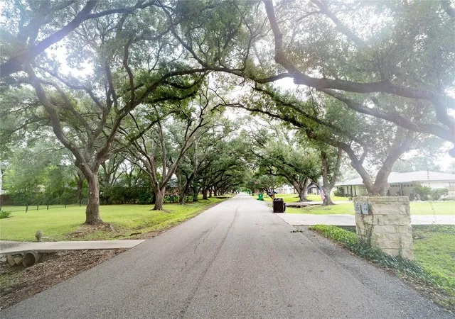 Photo 2 of Single family home for sale at 205 W Bronco Bnd, Angleton, TX 77515 | MLS# 83732994 | Listing updated on 2026-09-28
