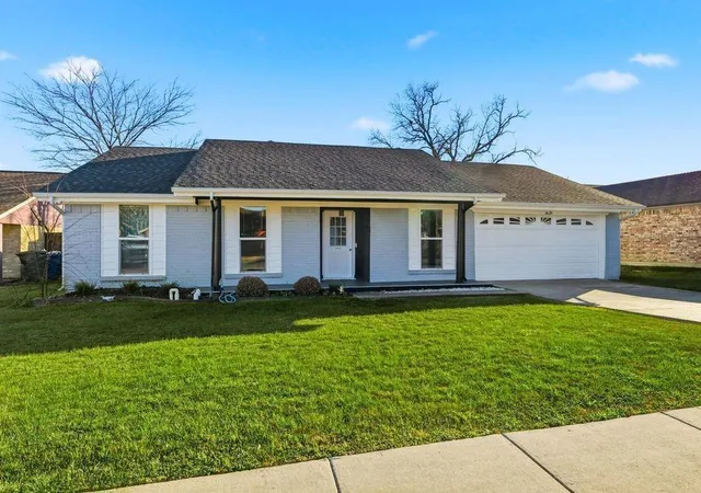 Photo 2 of Single family home for sale at 2828 Elk Grv Rd, Carrollton, TX 75007 | MLS# 43495861 | Listing updated on 2026-09-07